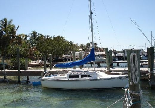 Catalina Sailboats Are Free to Use for Guests of Key Lime Sailing Club and Cottages